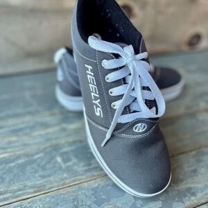 Women’s Grey Heelys Skate Shoes Size 7